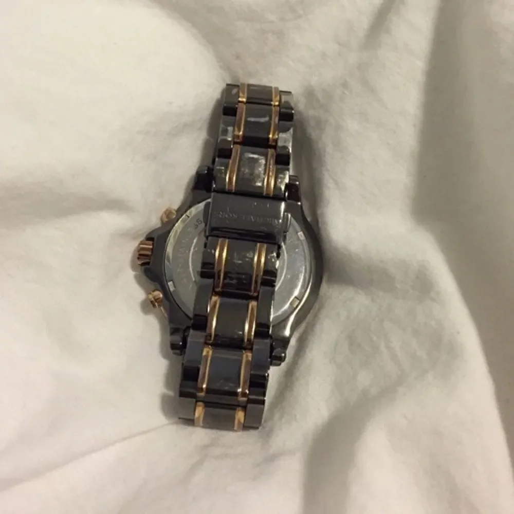 HP🎉🎊RARE Michael Kors Grey rose gold pave chrono